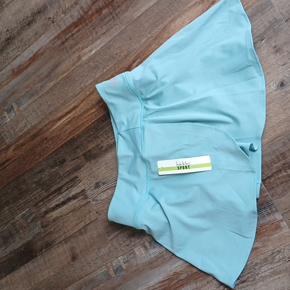 Nicole Miller Sport Teal Athletic Skort NWT LARGE